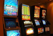 Reihe von Spielautomaten